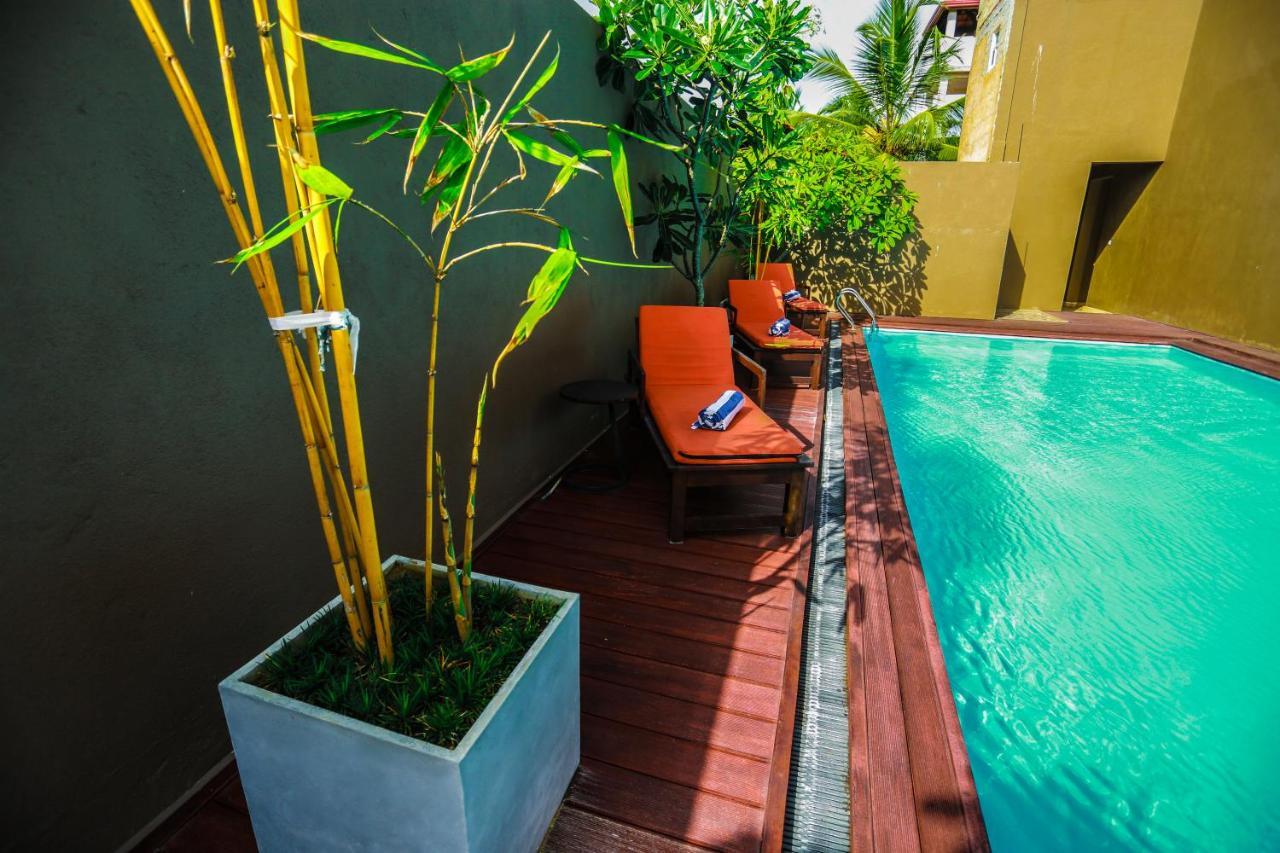 Waves By Tranquil Hotell Negombo Exteriör bild