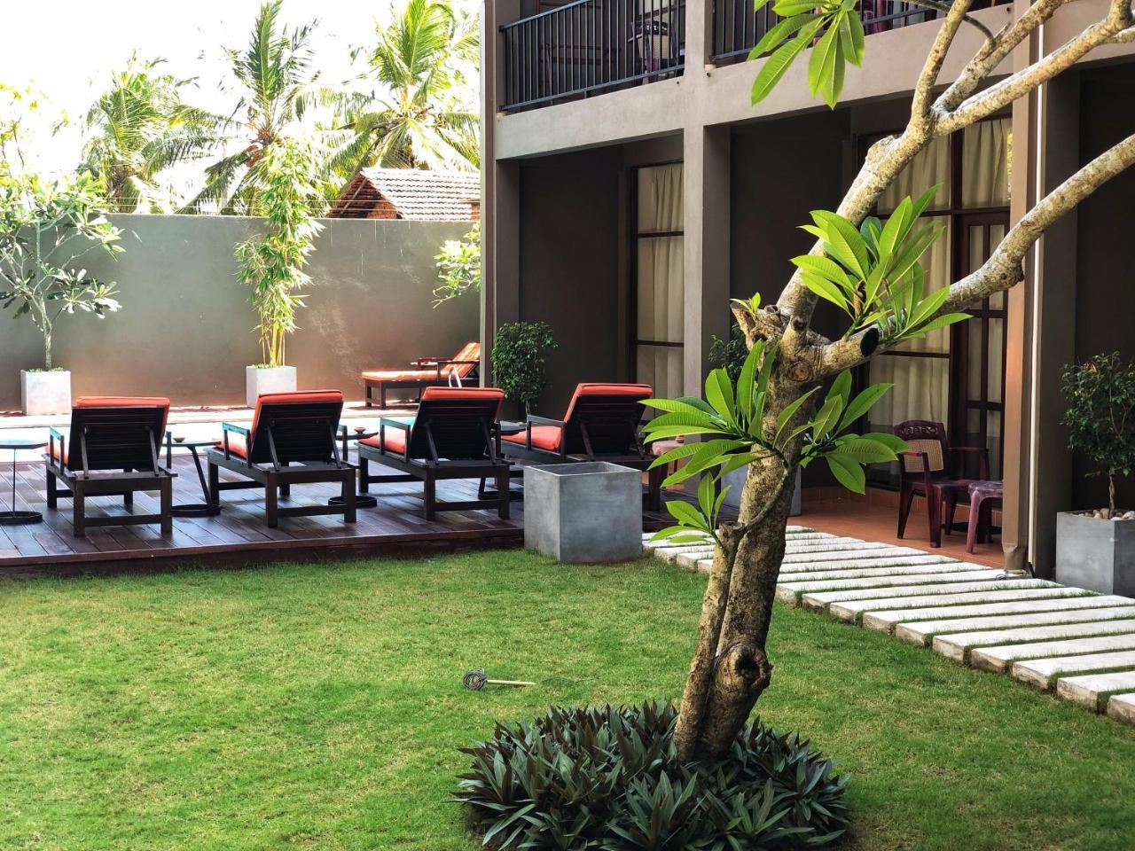 Waves By Tranquil Hotell Negombo Exteriör bild