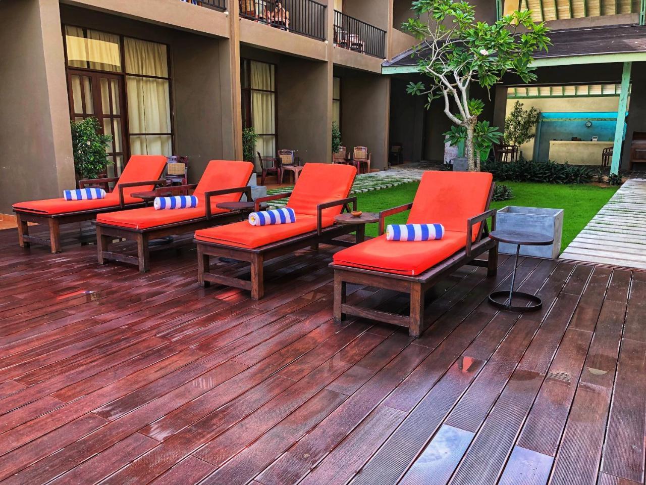 Waves By Tranquil Hotell Negombo Exteriör bild