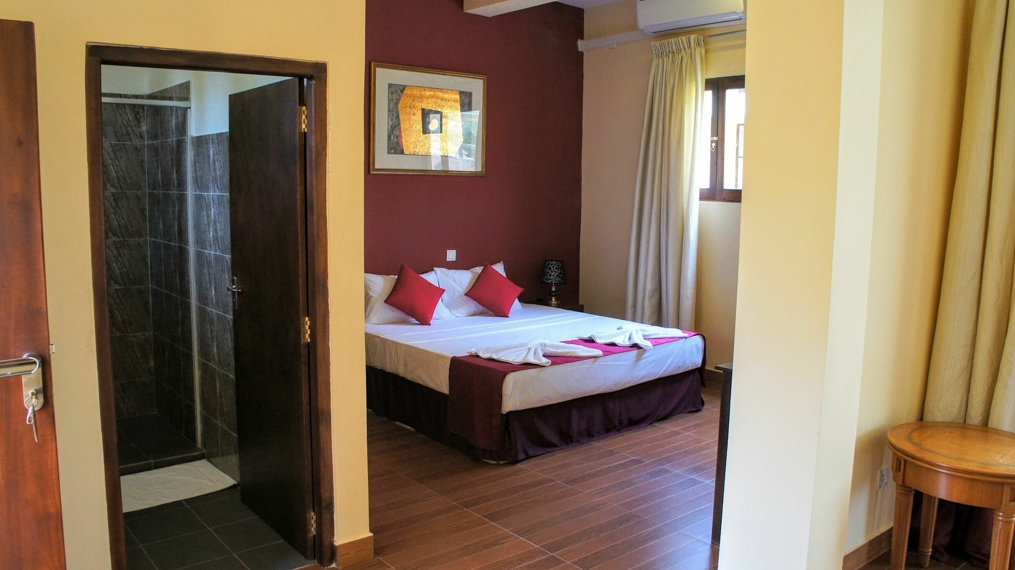 Waves By Tranquil Hotell Negombo Exteriör bild